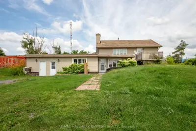 1624 CHEMONG Road, Selwyn, ON K9J 6X2