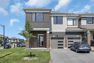Att/Row/Townhouse in Stittsville - Munster - Richmond
