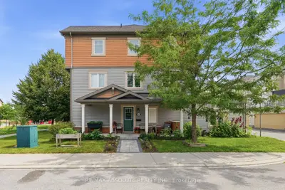 Att/Row/Townhouse in Stittsville - Munster - Richmond