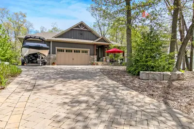 Detached in Lambton Shores