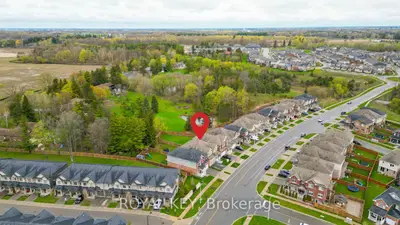 348 Equestrian Way, Cambridge, On N3e 0c1