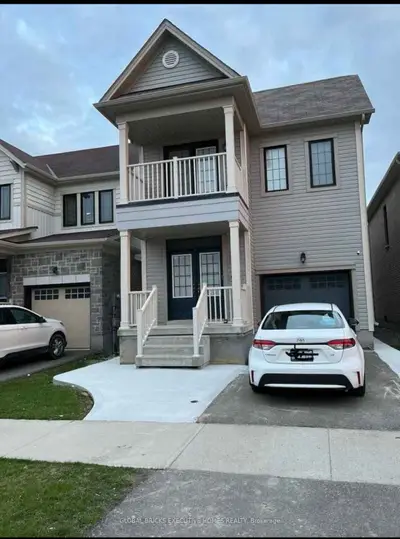 Detached in Niagara Falls
