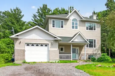 Detached in Carp - Dunrobin - Huntley - Fitzroy and Area