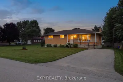 Detached in North Perth