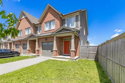 Att/Row/Townhouse in Blossom Park - Airport and Area