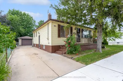 Detached in Thorold