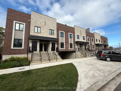 Condo Townhouse in Grimsby