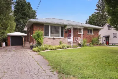 Detached in Woodstock