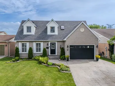 12 Foxhill Crescent, St. Catharines, On L2s 3t9