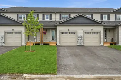 Att/Row/Townhouse in Meaford