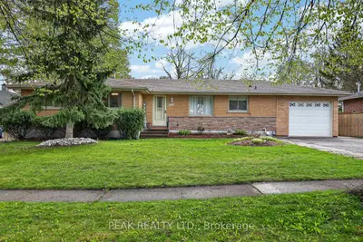Detached in Woodstock