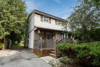 Detached in Brantford