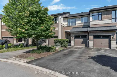 Att/Row/Townhouse in Blossom Park - Airport and Area