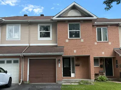 Att/Row/Townhouse in Kanata