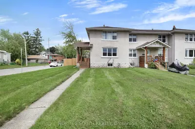 Att/Row/Townhouse in Windsor