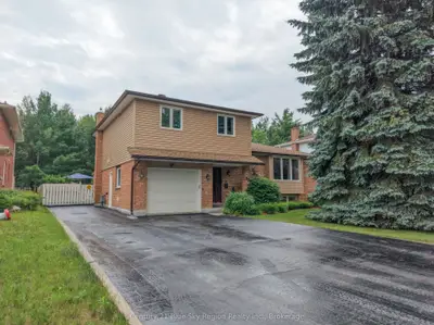 Detached in North Bay