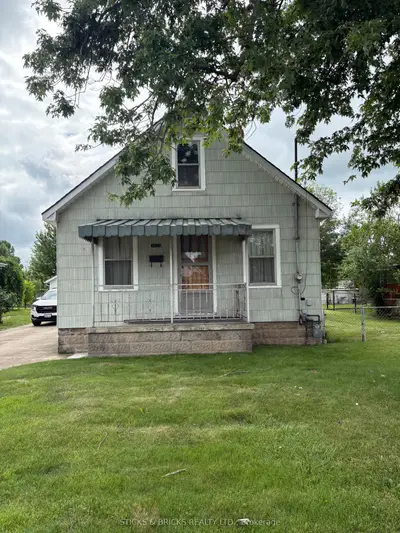 3826 Welland Street, Niagara Falls, On L2g 6j4