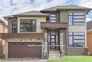Detached in Woodstock