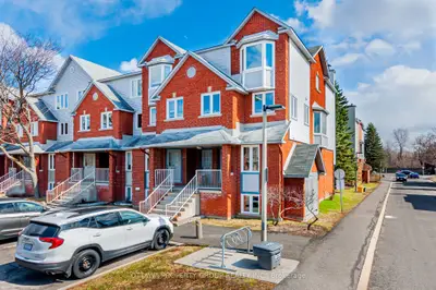Condo Townhouse in Hunt Club - South Keys and Area