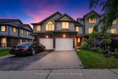 Att/Row/Townhouse in Kitchener