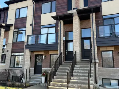 Condo Townhouse in Hamilton