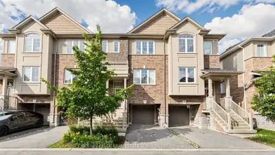 Att/Row/Townhouse in Hamilton