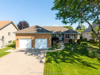 Detached in Blue Mountains