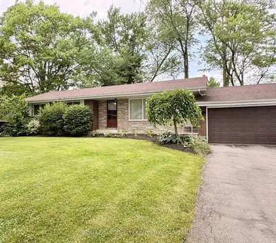 Detached in Pelham