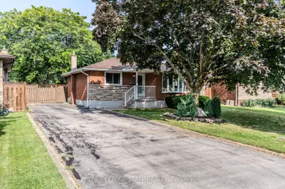 17 WOODSVIEW Avenue, Grimsby, ON L3M 3S5