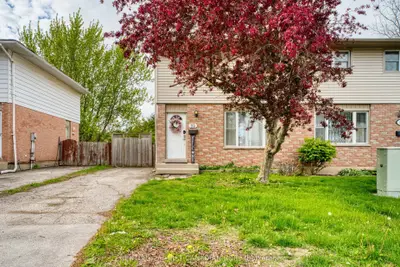 22 Denlaw Road, London North, On N6g 3l4