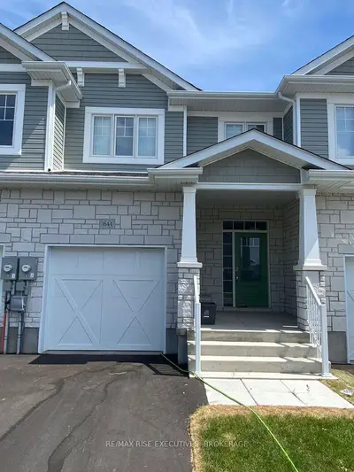 Att/Row/Townhouse in Kingston