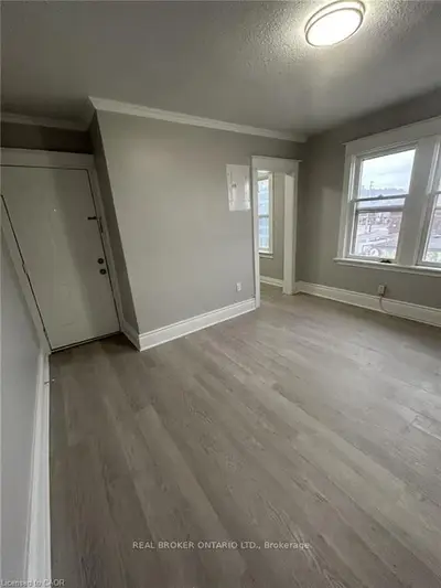 983 Main Street E 6, Hamilton, On L8m 1n3