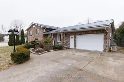 Detached in West Elgin