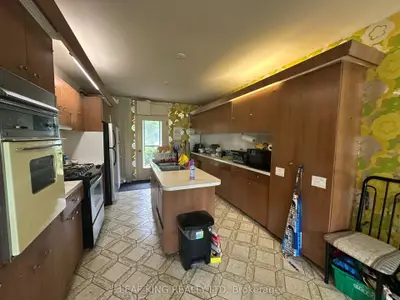 11 Wilmont Court, Hamilton, On L8s 2t1
