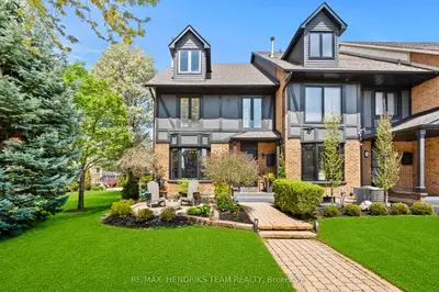 Att/Row/Townhouse in Hamilton