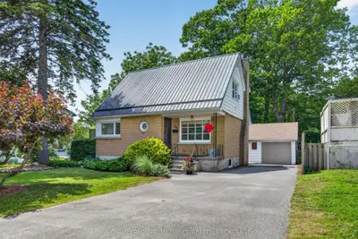 Detached in Kingston