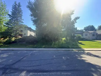 881 4th Avenue S, Kenora, On P9n 1z9