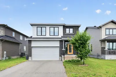 Detached in Russell