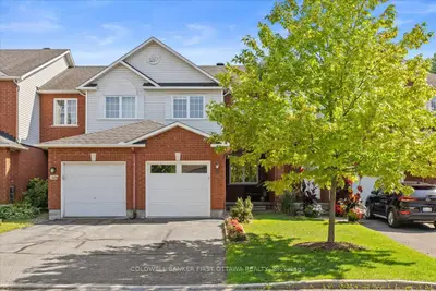 Att/Row/Townhouse in Hunt Club - South Keys and Area