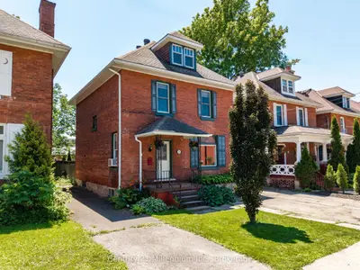 Detached in Owen Sound