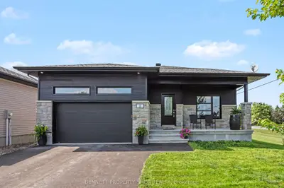 Detached in North Stormont