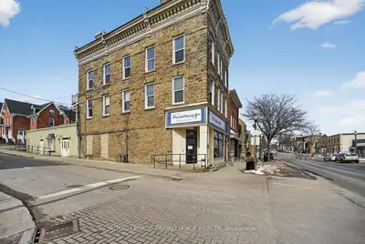 Upper Level in Brockville