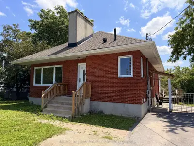 Detached in Hunt Club - South Keys and Area