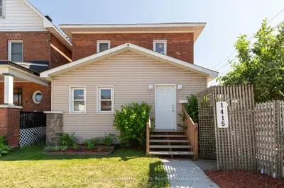 Detached in North Bay