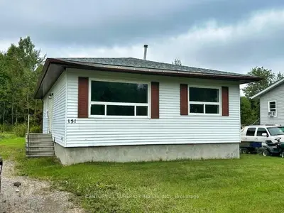 Detached in Nipigon