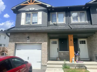 Att/Row/Townhouse in Smiths Falls