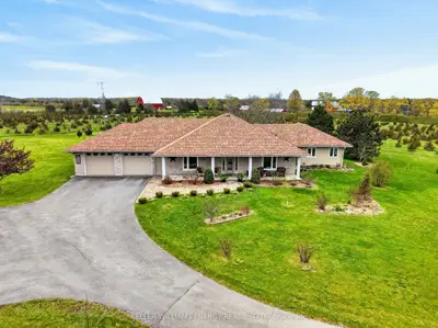 Detached in Prince Edward County