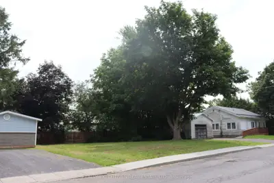 29 College Street, North Dundas, On K0c 1h0