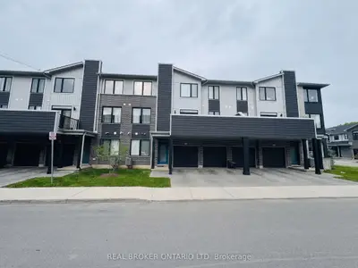 Condo Townhouse in London East
