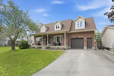 Detached in Stittsville - Munster - Richmond